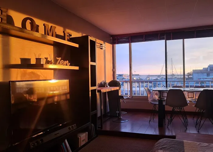 Residence De Standing La Pecherie Spacieux T3 Comme Un Cocon Familial Vue Mer Et Sur L\'Avant Port Sur Le Bout Du Bout De Cap D\'Agde Seule Cap En Occitanie