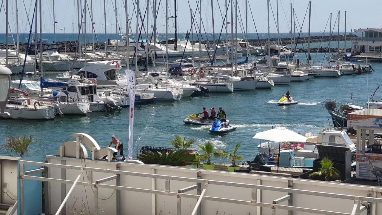 Apartment De Standing La Pecherie Spacieux T3 Comme Un Cocon Familial Vue Et Sur L'avant Port Sur Le Bout Du Bout De Cap D'agde Seule Cap En Occitanie *