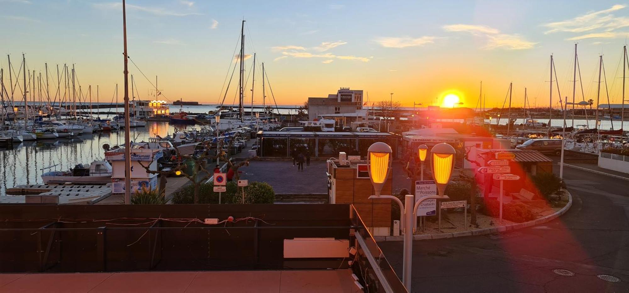 Apartment De Standing La Pecherie Spacieux T3 Comme Un Cocon Familial Vue Et Sur L'avant Port Sur Le Bout Du Bout De Cap D'agde Seule Cap En Occitanie Agde