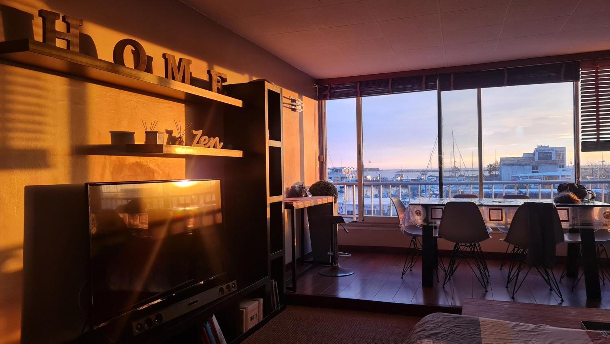 Apartment De Standing La Pecherie Spacieux T3 Comme Un Cocon Familial Vue Et Sur L'avant Port Sur Le Bout Du Bout De Cap D'agde Seule Cap En Occitanie *