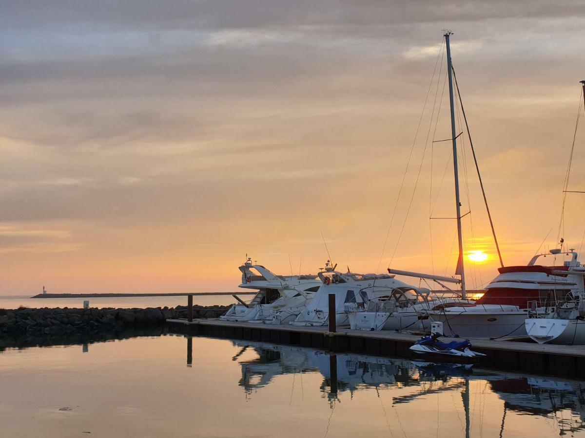 De Standing La Pecherie Spacieux T3 Comme Un Cocon Familial Vue Et Sur L'avant Port Sur Le Bout Du Bout De Cap D'agde Seule Cap En Occitanie Apartment Agde